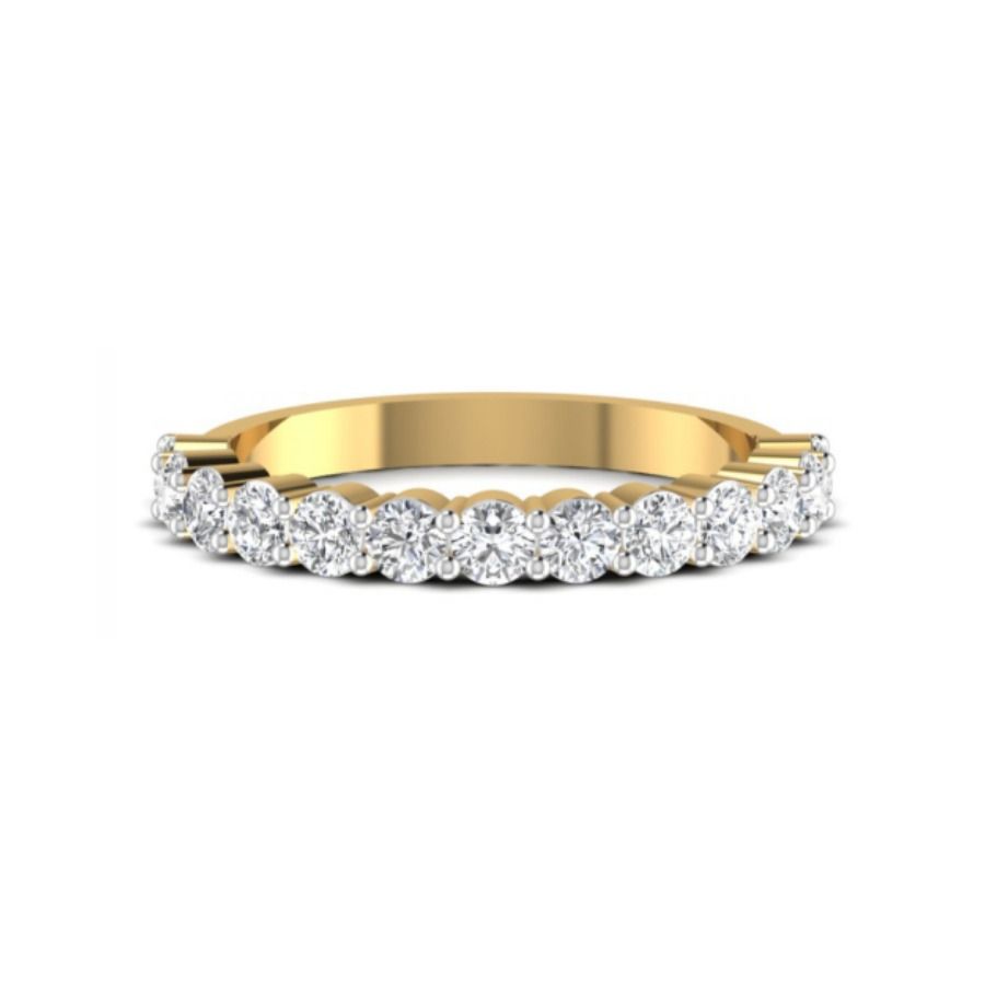Round halo band with bordered diamond crown. — 2.21 GM gold