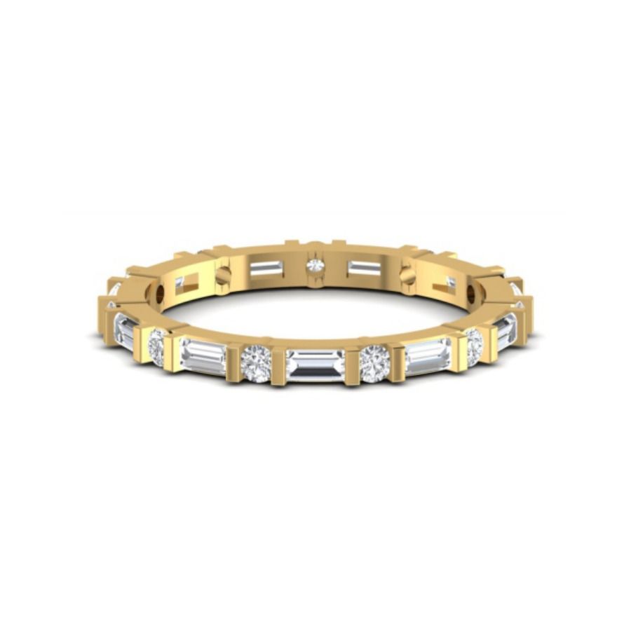 Three-stone band with claw-set graduated rounds. — 4.80 GM gold